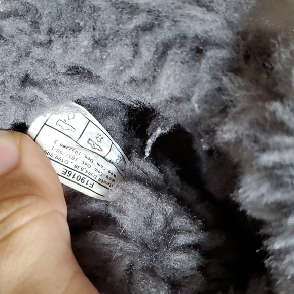 Ugg Women Bailey Button II Booties Sheepskin shoes sz 8 - Picture 11 of 16